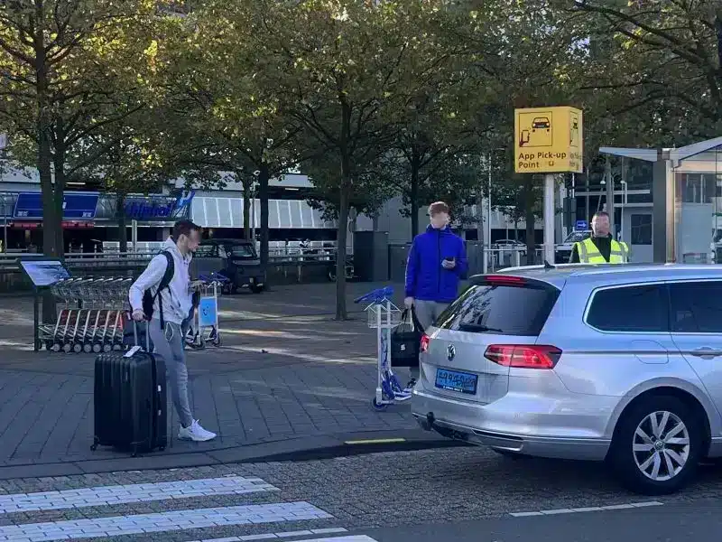 Outdoor App Pick-up Point am Flughafen Amsterdam
